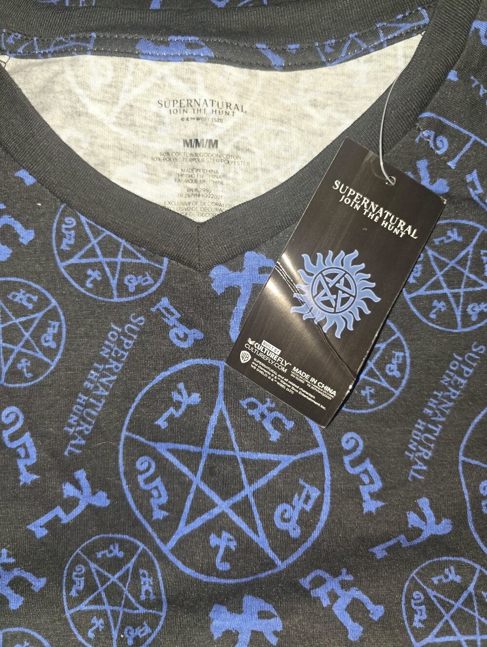 💥4/$25 Supernatural V-Neck Graphic Shirt NWT M